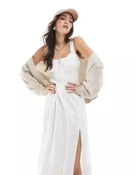 Платье макси с вышитыми люверсами, присборенной грудью и разрезом на бедрах белого цвета Hollister