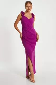 Платье-макси с запахом и цветочным принтом на бретелях малинового цвета QUIZ Clothing