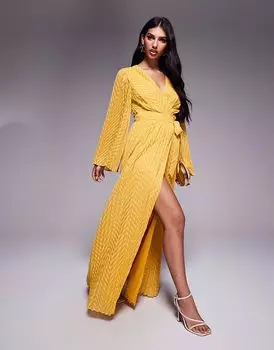 Платье макси с запахом и жаккардовым плиссированным узором TFNC цвета бархатцев