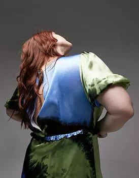 Платье макси синего и зеленого цвета с v-образным вырезом и развевающимися рукавами Topshop Curve