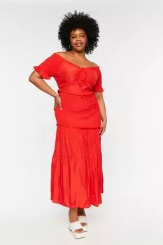 Платье макси со сборками и открытыми плечами больших размеров Forever 21