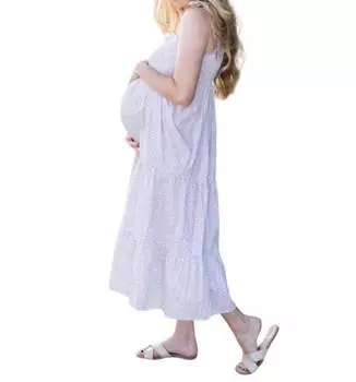 Платье макси со сборками Liberty розового цвета Liv Maternity