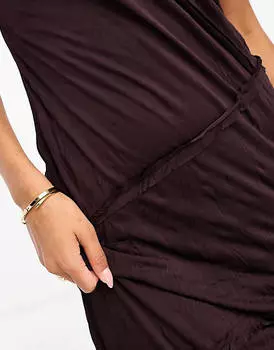 Платье макси со швами ASOS DESIGN из жатого атласа цвета мерло