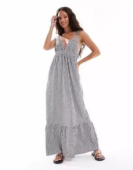 Платье макси Vero Moda с глубоким вырезом спереди в черную клетку с принтом в клетку