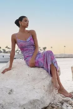 Платье Midaxi из разноцветной сетки с анималистичным принтом QUIZ Clothing