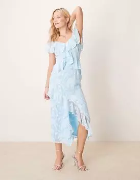 Платье мидакси Pretty Lavish с жаккардовыми оборками в цвете пудрово-голубой