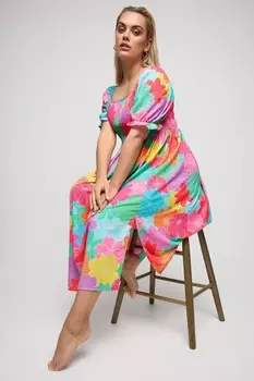 Платье мидакси со рюшами и мелким цветочным узором Yours, розовый