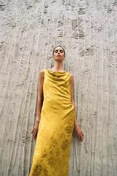 Платье миди из атласного жаккарда ZARA, золотой