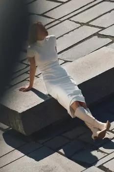 Платье миди из стрейч трикотажа ZARA, экрю