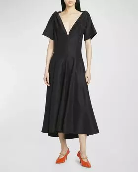 Платье миди из струящегося льна с закрученной деталью Bottega Veneta, цвет Nero