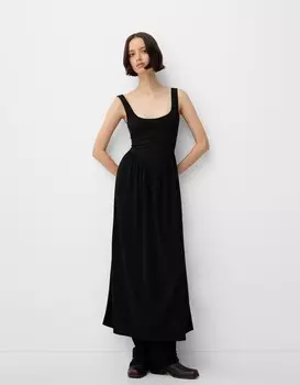 Платье миди на бретельках Bershka, черный