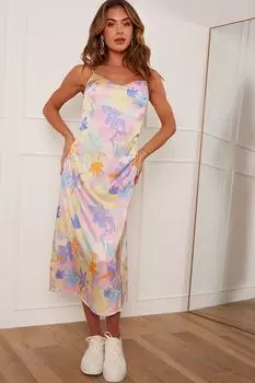 Платье миди на бретелях с цветочным мотивом Chi Chi London, розовый