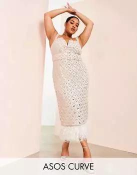 Платье миди натурального цвета с квадратной сеткой и v-образным вырезом ASOS LUXE Curve, декорированное перьями