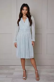 Платье миди с длинными рукавами и блестками, плиссе, на запах Chi Chi London, синий