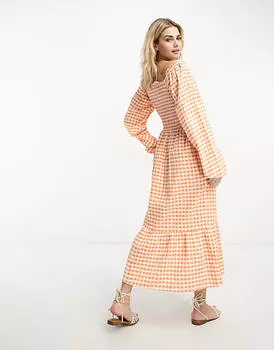 Платье миди с длинными рукавами и рюшами по низу Monki в оранжевую клетку