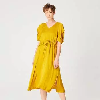 Платье миди с V-образным вырезом и поясом на кулиске Smart And Joy, желтый