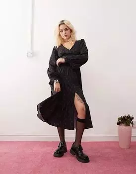 Платье-миди с v-образным вырезом и длинными рукавами в черно-красном меланжевом цветочном узоре Daisy Street