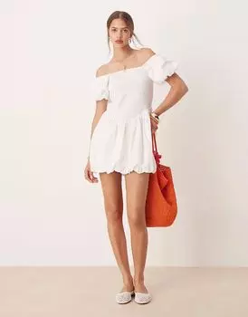 Платье-мини Miss Selfridge в стиле пуховика белого цвета