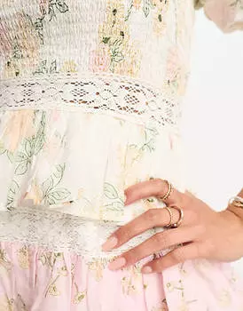 Платье мини с кружевными вставками и оборками Miss Selfridge