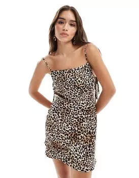 Платье мини с воротником-хомутом и леопардовым принтом Bershka