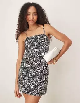 Платье мини-шифона Nobody's Child Palma с монохромным геометрическим принтом