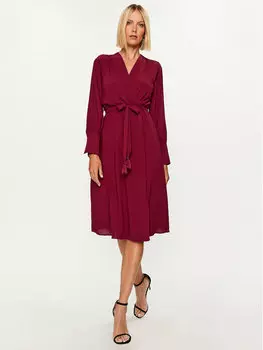 Платье на каждый день, стандартного кроя Rinascimento, красный