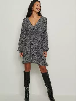 Платье NA-KD, черный