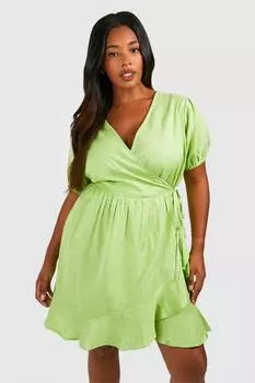 Платье Plus с рюшами и запахом boohoo, зеленый