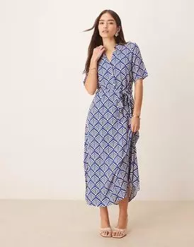 Платье-рубашка миди JDY с завязкой на талии в синий принт