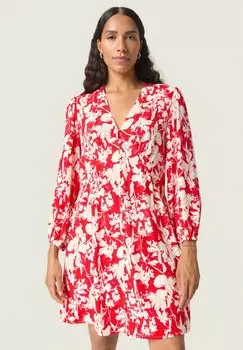 Платье-рубашка Soaked in Luxury, красный
