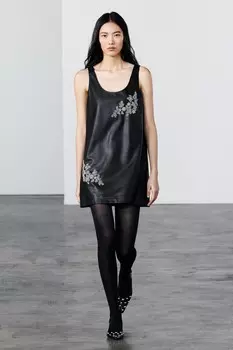 Платье с эффектом кожи и бусами ZARA, черный