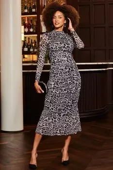 Платье с анималистичным принтом и вырезом замочной скважиной, со сборками Sosandar, белый