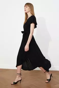 Платье с галстуком Trendyol, черный