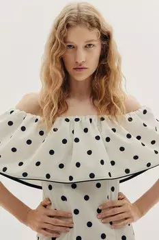 Платье с открытыми плечами H&M, бежевый