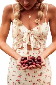 Платье с принтом вишни и оборками спереди, цвет слоновой кости, красный LUCCA