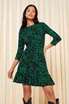 Платье с приталенным верхом расклешенным низом круглым вырезом и рукавами 3/4 Friends Like These, зеленый