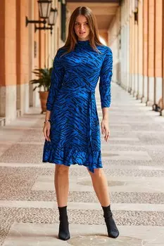 Платье с высоким воротом и поясом на талии Sosandar, синий