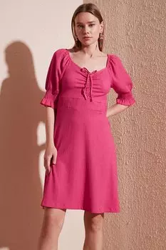 Платье с жатой отделкой и V-образным вырезом на рукавах 5865034 Lela, фуксия