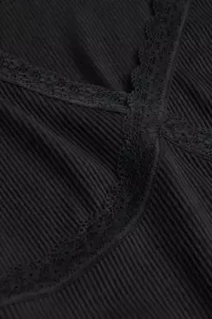 Платье со сборками и кружевной окантовкой H&M, черный