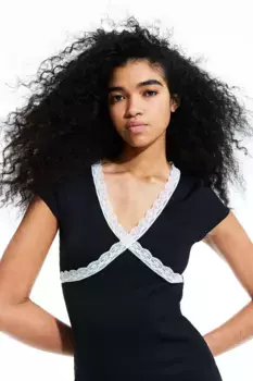 Платье со сборками и кружевной окантовкой H&M, черный