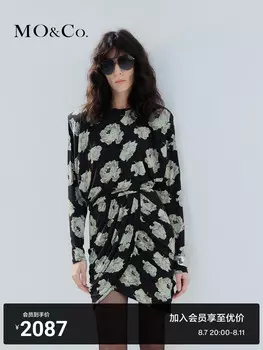 Платье-стойка Moco с подплечниками и розами, черный