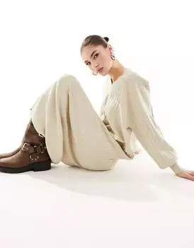 Платье-свитер миди Vero Moda овсяного цвета с V-образным вырезом