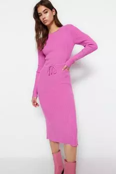 Платье Trendyol миди трикотажное, розовый