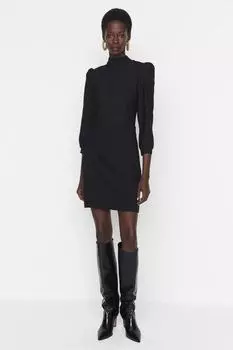 Платье Trendyol с высоким воротником, черный