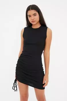 Платье Trendyol в рубчик с круглым вырезом, черный