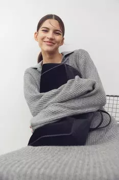 Платье в рубчик с овальным вырезом H&M, серый