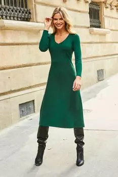 Платье в рубчик с приталенным верхом и расклешенным низом с V-образным вырезом Sosandar, зеленый