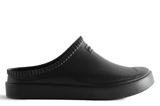 Платформа забивается засором из цветущих водорослей Hunter, черный