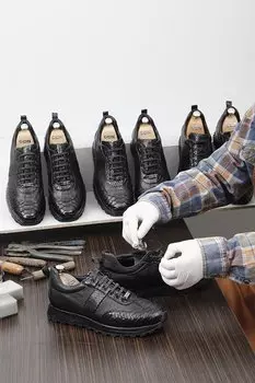 Платиновые мужские кроссовки из натуральной кожи на шнуровке 34490 GNDER(R)