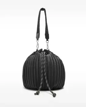 Плиссированная сумка на плечо в виде ведра с простой застежкой на веревке Parfois, чёрный